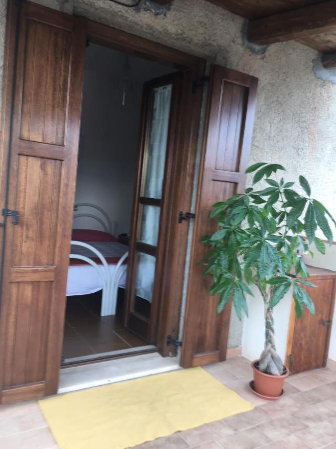 B&B Mideri Urzulei Bagian luar foto